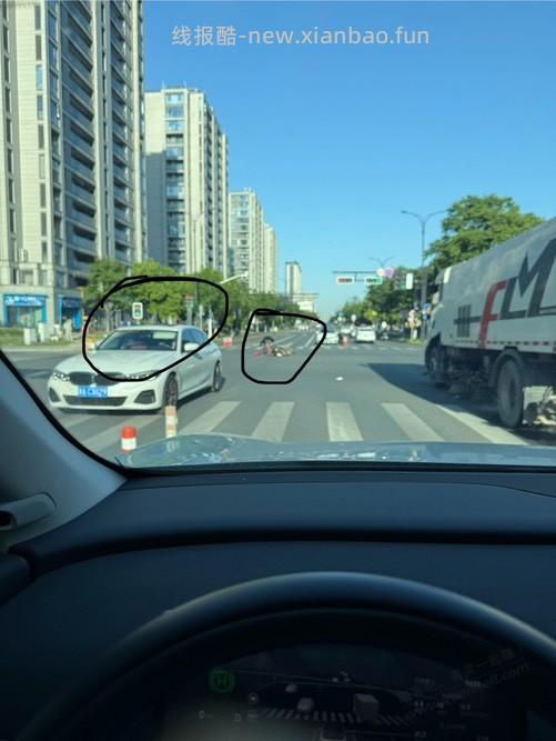 今天早上目睹一起交通肇事逃逸事件 - 线报酷