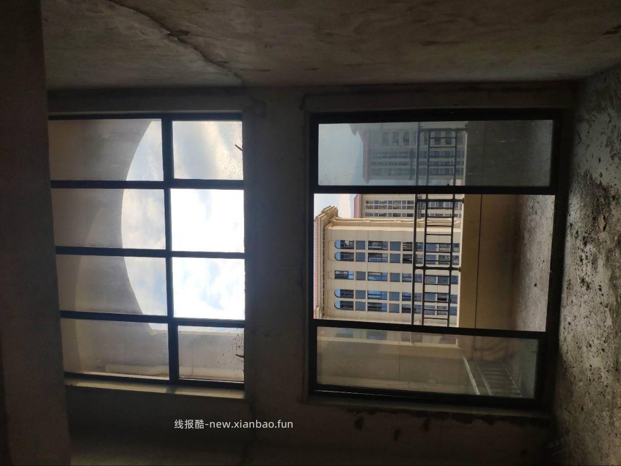 顶楼没下雨天也漏水 能不能退房啊 以前毛坯房雨后地板经常积水 - 线报酷