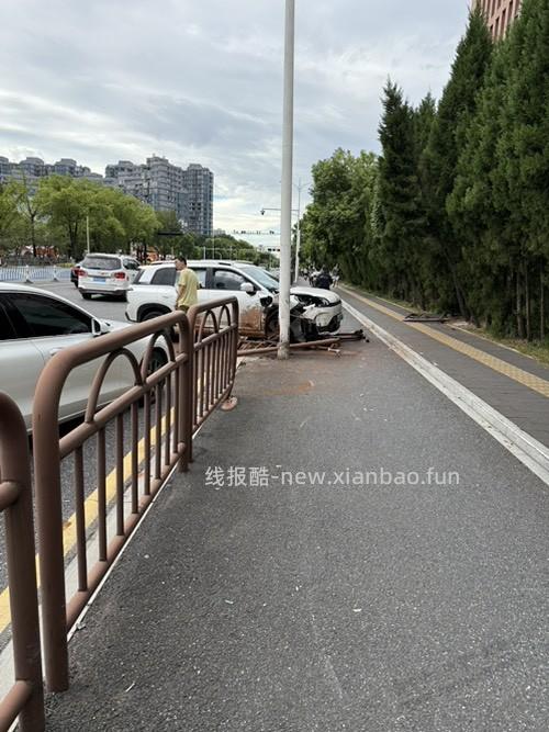 下班路上看到的惨烈车祸 - 线报酷