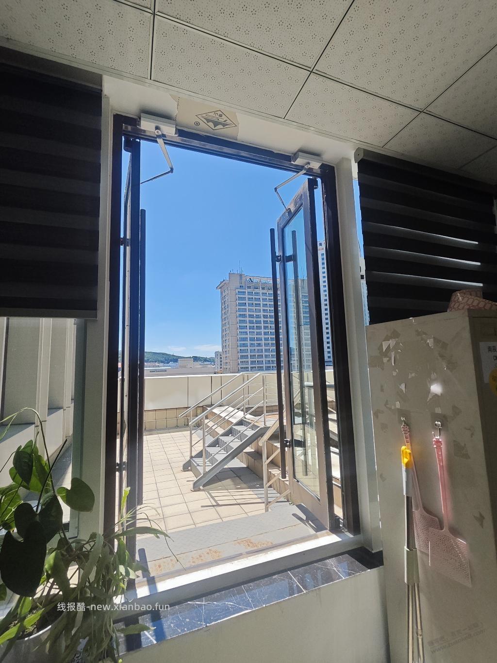 求助吧友，带闭门器的门 怎么安装门帘 - 线报酷